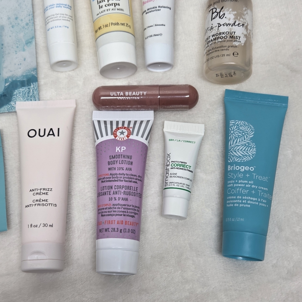 SOLD 22 Piece Luxury Skincare Haircare Makeup Travel Sample Set NEW Beauty - Picture 4 of 5